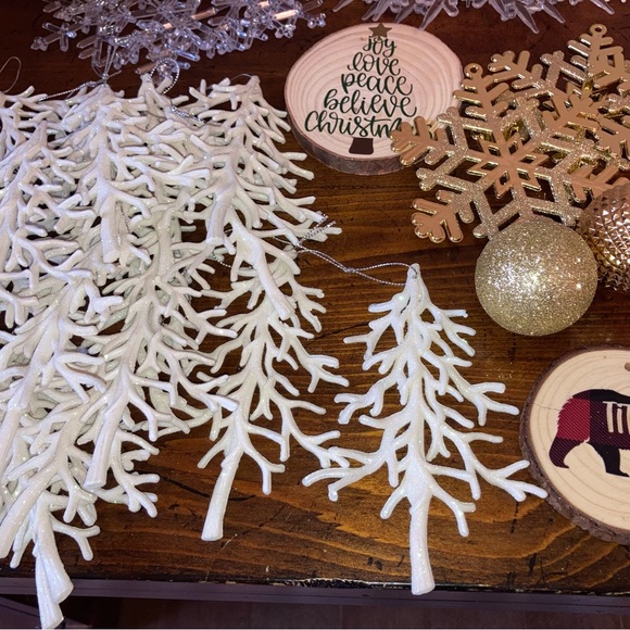 (Free w/ Bundle) Lot of Christmas Ornaments /Decorations (52 Pieces) - Picture 2 of 9